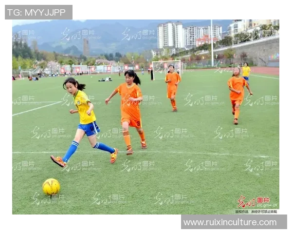 幼儿足球衣的选择与搭配技巧让小朋友在球场上尽显活力与风采