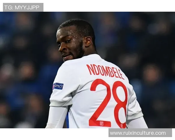 豪门足球风云中的蒙托利沃表现如何对比其他球员的职业生涯发展